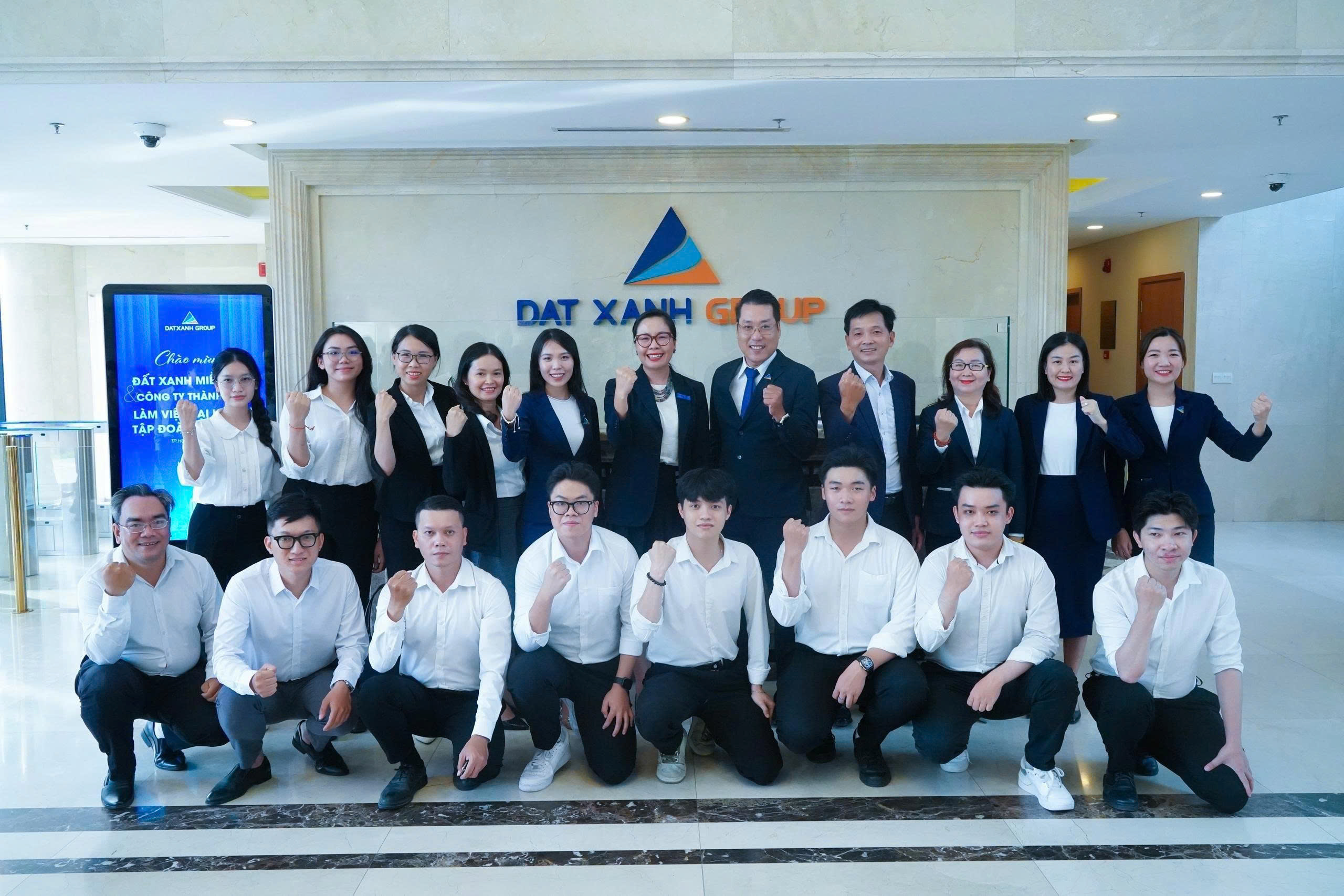 Đội ngũ nhân viên kinh doanh sàn KDMN