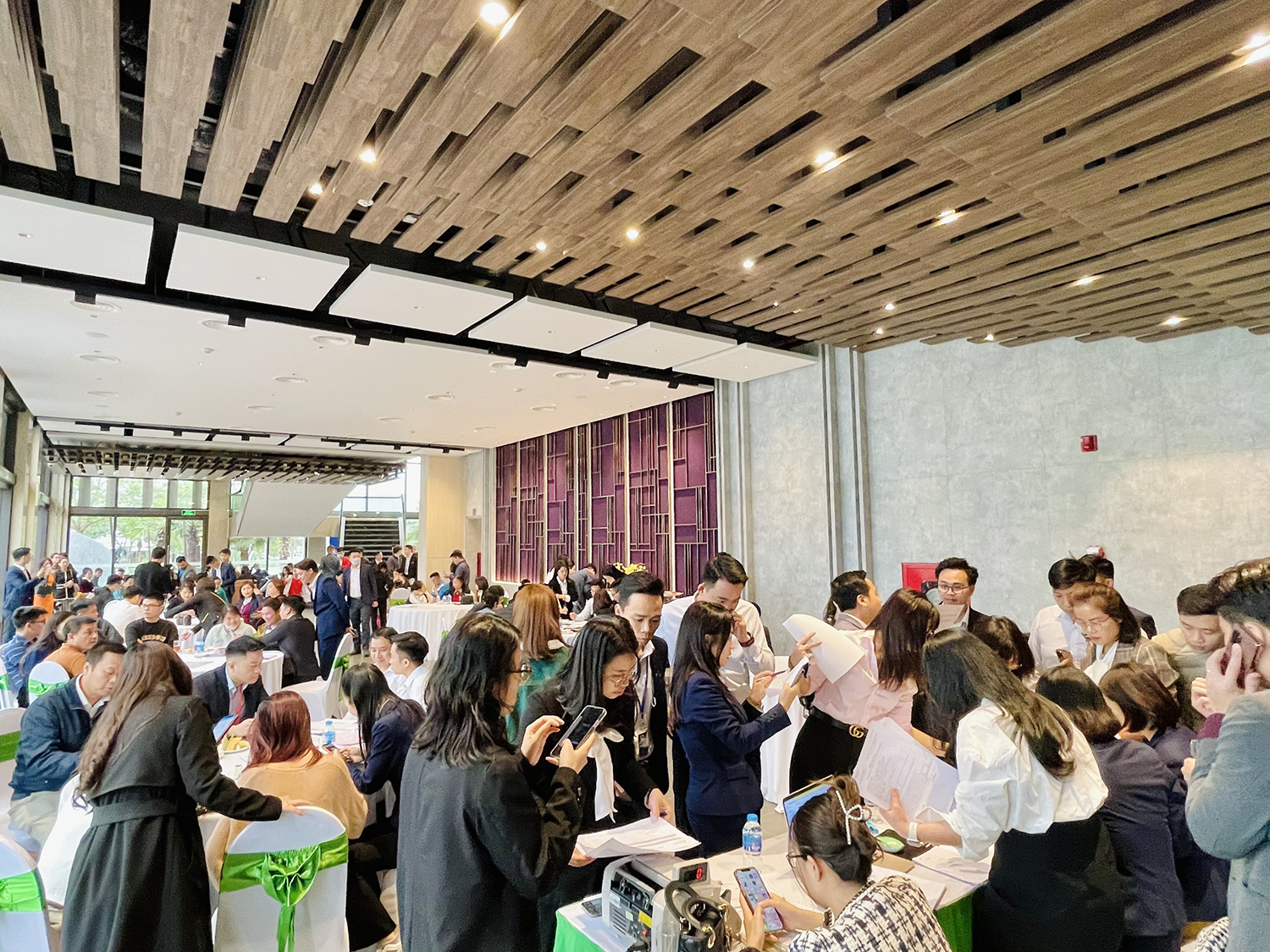 Thanh khoản bất động sản dần ấm lên, một công ty đạt gần 100 giao dịch trong 1 tuần