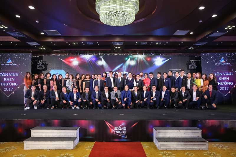 DXMB BY NIGHT 2017 – Thăng hoa & hội tụ cùng gần 1400 chiến binh Đất Xanh Miền Bắc